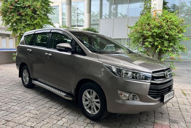 Second-hand 2016 Toyota Innova 2.5 G (Diesel) 7 Seater BS IV for sale in Patiala-3