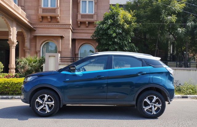 Second-hand 2021 Tata Nexon EV XZ Plus for sale in New Delhi-3