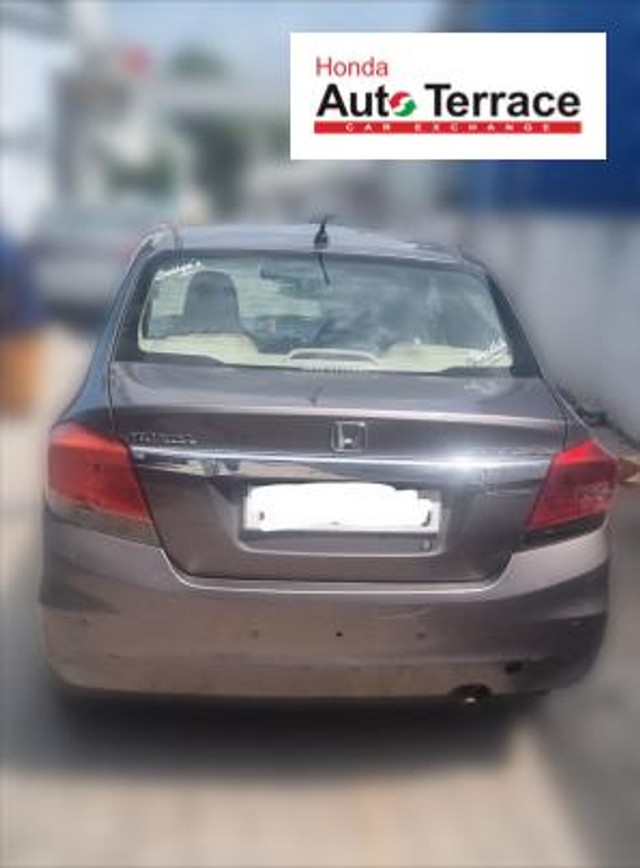 Second-hand 2013 Honda Amaze VX Diesel for sale in Vellore-6