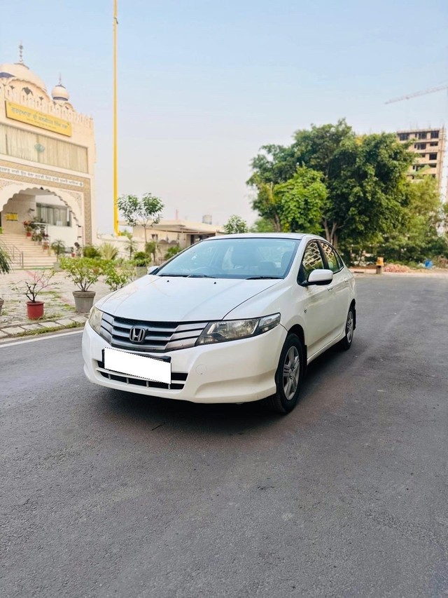 Second-hand 2010 Honda City 1.5 S MT for sale in Mohali-2