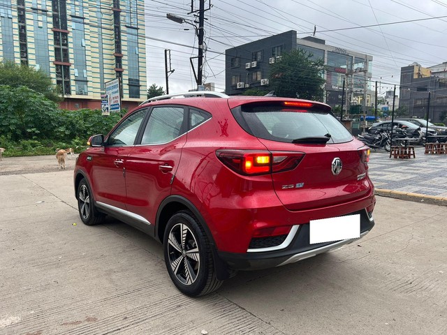 Second-hand 2021 MG ZS EV Exclusive for sale in Indore-4