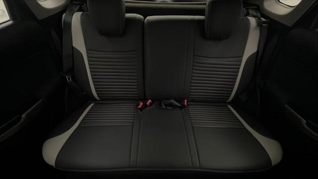 Second-hand 2021 Maruti Baleno Zeta Diesel for sale in Kolkata-36