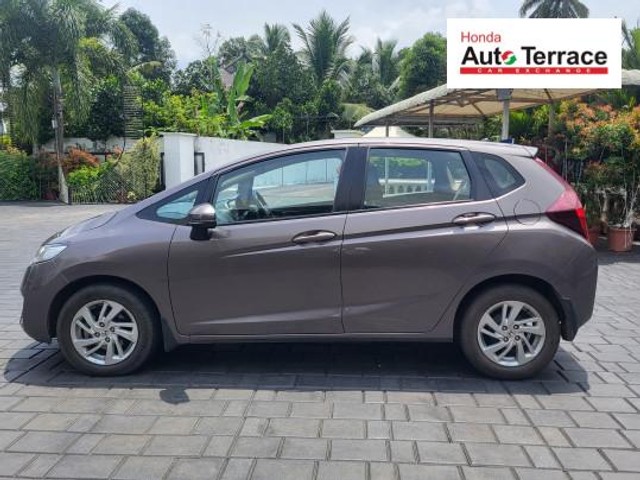 Second-hand 2015 Honda Jazz V CVT for sale in Ernakulam-3