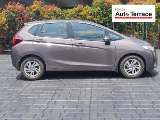 Second-hand 2015 Honda Jazz V CVT for sale in Ernakulam-2