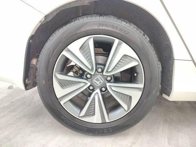 Second-hand 2019 Honda Civic ZX Diesel for sale in Coimbatore-18