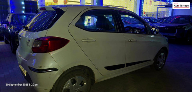 Second-hand 2017 Tata Tiago XZ for sale in Mohali-7