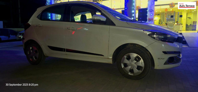 Second-hand 2017 Tata Tiago XZ for sale in Mohali-3