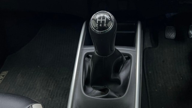 Second-hand 2017 Maruti Baleno Zeta Diesel for sale in Bangalore-12