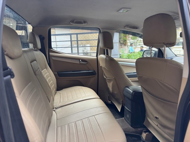 Second-hand 2017 Isuzu D-Max Space Cab Flat Deck for sale in Hyderabad-4