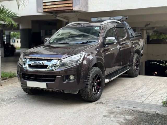 Second-hand 2017 Isuzu D-Max Space Cab Flat Deck for sale in Hyderabad-2