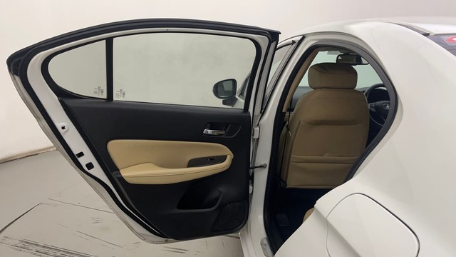 Second-hand 2022 Honda City ZX MT for sale in Hyderabad-31