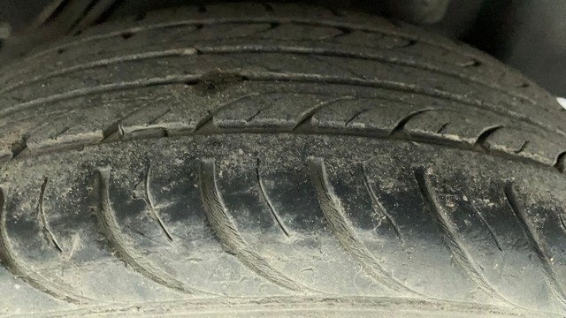 Second-hand 2018 Ford Figo Titanium AT 2019-2020 for sale in Ahmedabad-37