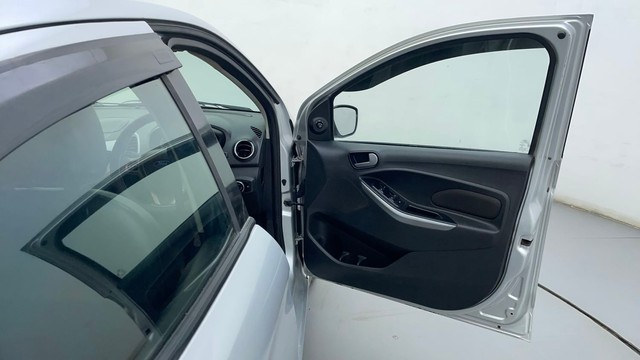 Second-hand 2018 Ford Figo Titanium AT 2019-2020 for sale in Ahmedabad-16