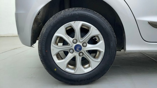 Second-hand 2018 Ford Figo Titanium AT 2019-2020 for sale in Ahmedabad-18