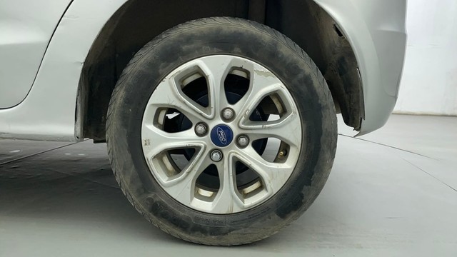 Second-hand 2018 Ford Figo Titanium AT 2019-2020 for sale in Ahmedabad-19