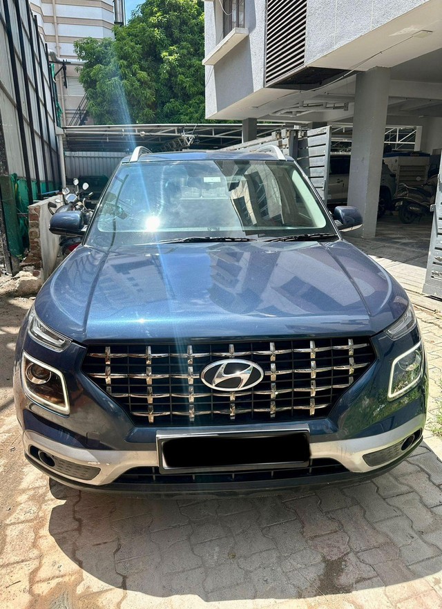 Second-hand 2020 Hyundai Venue SX Plus Turbo DCT for sale in Chennai-4