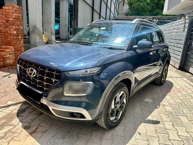 Second-hand 2020 Hyundai Venue SX Plus Turbo DCT for sale in Chennai-3