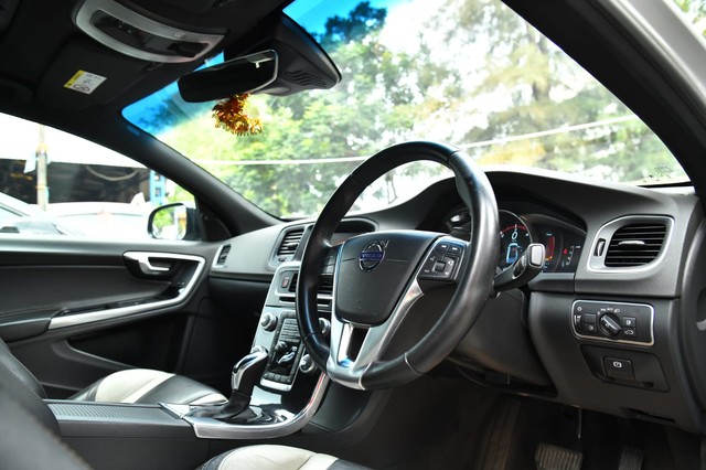 Second-hand 2018 Volvo S60 Cross Country D4 AWD for sale in Kolkata-9