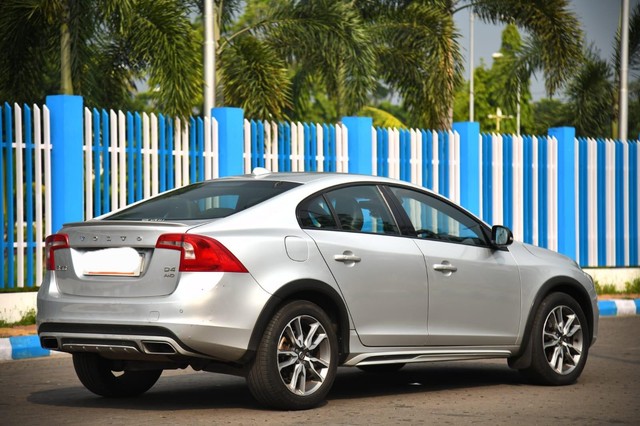 Second-hand 2018 Volvo S60 Cross Country D4 AWD for sale in Kolkata-1