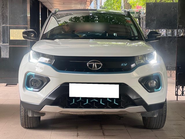 Second-hand 2021 Tata Nexon EV XZ Plus for sale in Kolkata-4