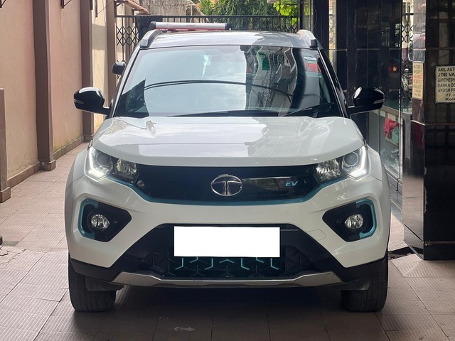 Second-hand 2021 Tata Nexon EV XZ Plus for sale in Kolkata-3