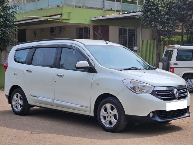 Second-hand 2015 Renault Lodgy Stepway 85PS RXZ 8S for sale in Kolhapur-9