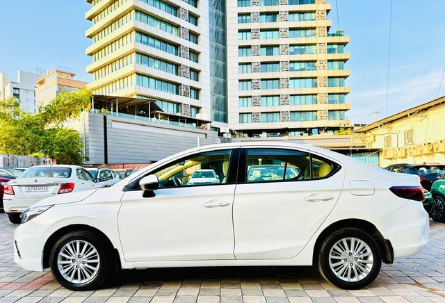 Second-hand 2021 Honda City V CVT for sale in Surat-4