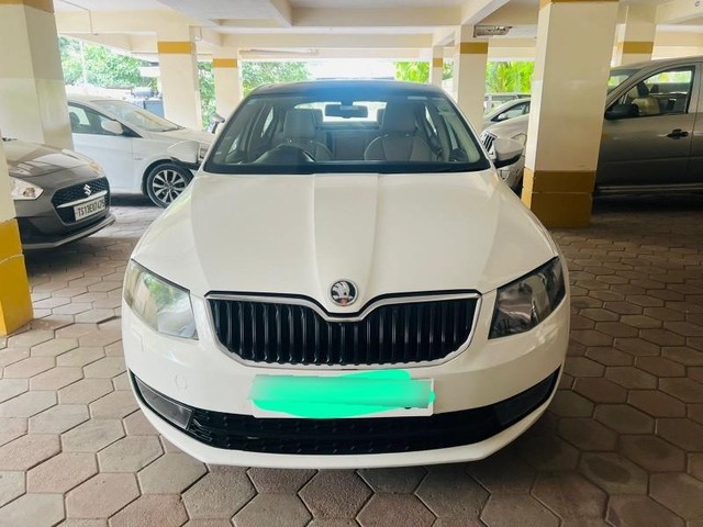 Second-hand 2014 Skoda Octavia Elegance 2.0 TDI AT for sale in Hyderabad-2