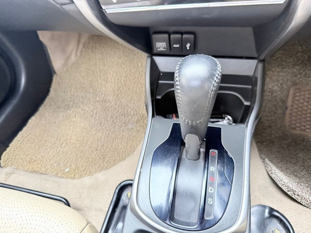 Second-hand 2015 Honda City i VTEC CVT VX for sale in Thane-12
