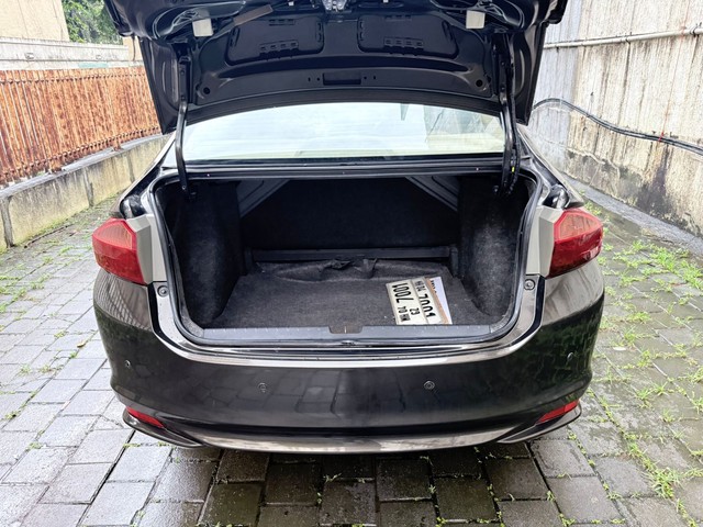 Second-hand 2015 Honda City i VTEC CVT VX for sale in Thane-11