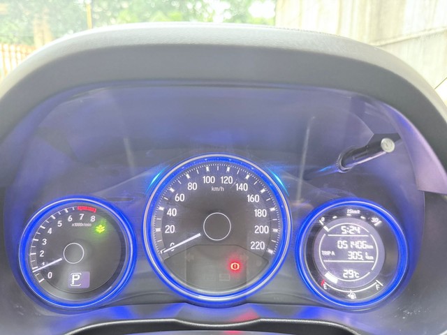 Second-hand 2015 Honda City i VTEC CVT VX for sale in Thane-13