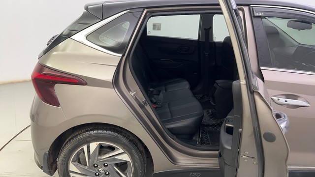 Second-hand 2021 Hyundai i20 Asta Turbo iMT for sale in Kolkata-29