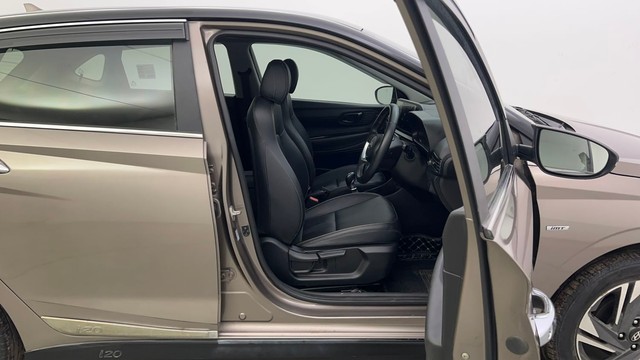 Second-hand 2021 Hyundai i20 Asta Turbo iMT for sale in Kolkata-15