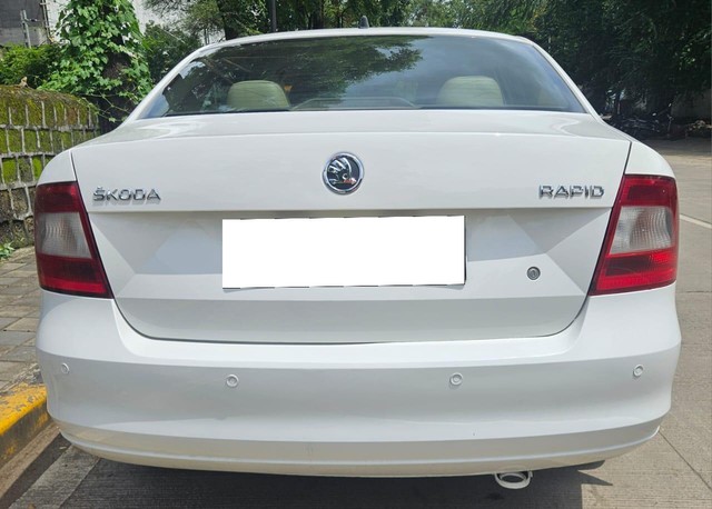 Second-hand 2015 Skoda Rapid 1.5 TDI AT Ambition for sale in Pune-2