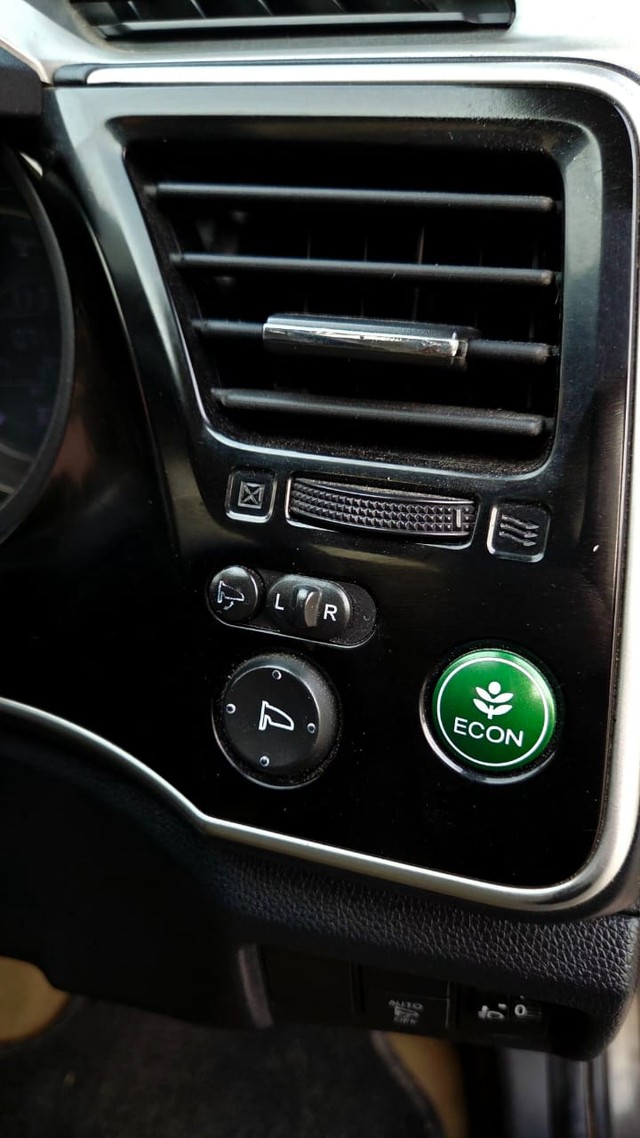 Second-hand 2018 Honda City i-VTEC CVT VX for sale in New Delhi-13