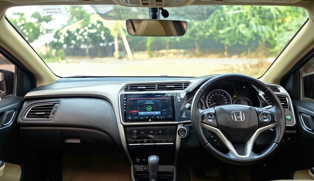 Second-hand 2018 Honda City i-VTEC CVT VX for sale in New Delhi-10
