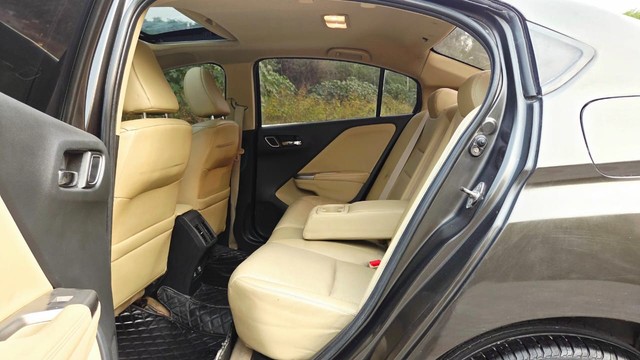 Second-hand 2018 Honda City i-VTEC CVT VX for sale in New Delhi-12