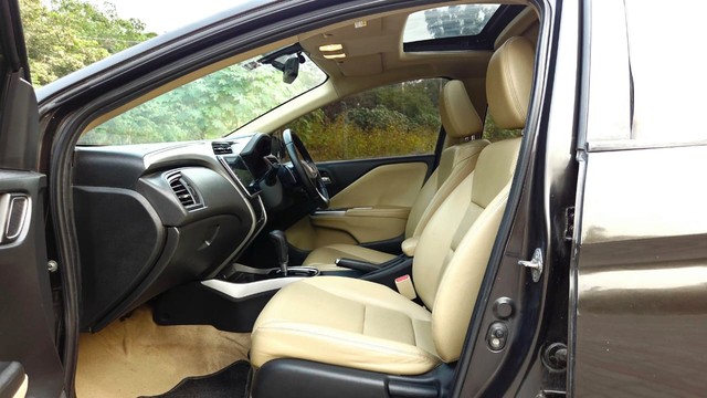 Second-hand 2018 Honda City i-VTEC CVT VX for sale in New Delhi-6