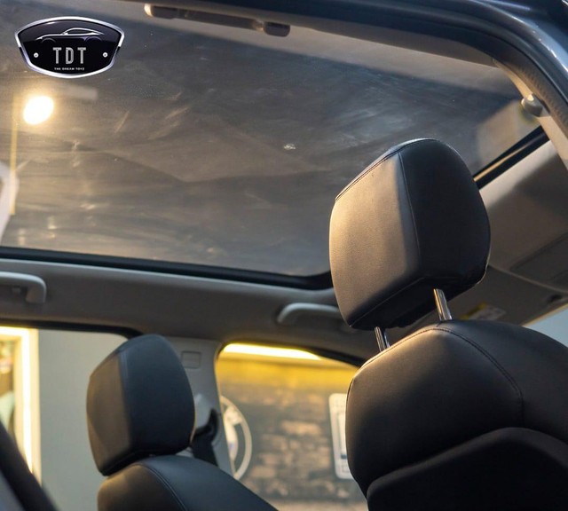 Second-hand 2018 Land Rover Discovery Sport TD4 HSE 7S for sale in New Delhi-4