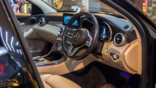 Second-hand 2019 Mercedes-Benz C-Class Progressive C 200 for sale in New Delhi-8