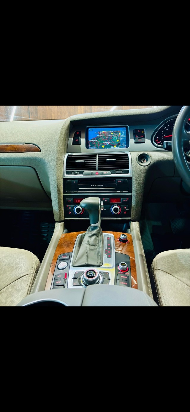 Second-hand 2013 Audi Q7 3.0 TDI quattro for sale in Madurai-9