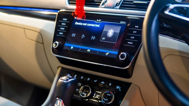 Second-hand 2021 Skoda Superb Laurin & klement BSVI for sale in New Delhi-2