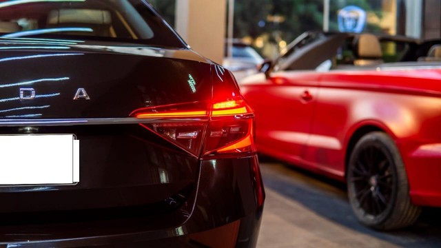 Second-hand 2021 Skoda Superb Laurin & klement BSVI for sale in New Delhi-3