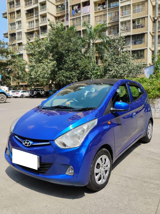 Second-hand 2015 Hyundai EON Sportz for sale in Thane-3