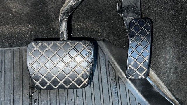 Second-hand 2023 Skoda Kushaq 1.5 TSI Ambition for sale in Noida-14