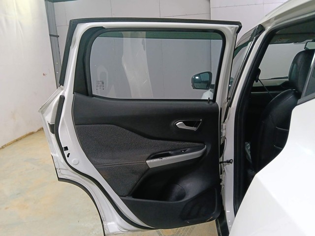 Second-hand 2021 Nissan Magnite Turbo CVT XV Premium for sale in Kochi-28