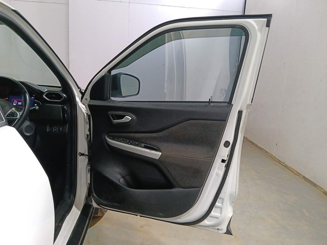 Second-hand 2021 Nissan Magnite Turbo CVT XV Premium for sale in Kochi-16