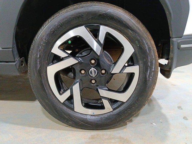 Second-hand 2021 Nissan Magnite Turbo CVT XV Premium for sale in Kochi-19