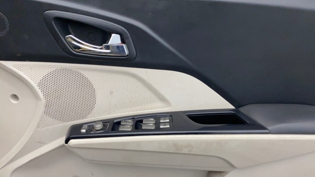 Mahindra XUV300 W8 BSIV Second-hand 2019 Mahindra XUV300 W8 BSIV for sale in Lucknow-17