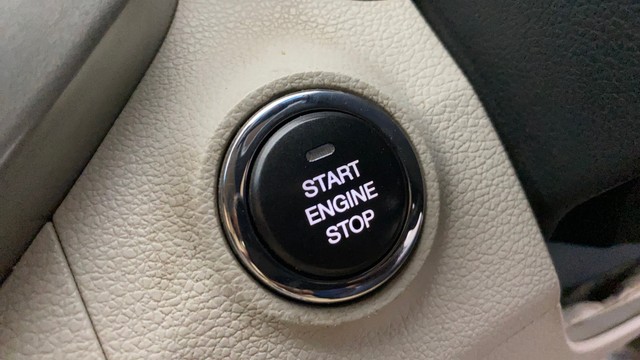 Mahindra XUV300 W8 BSIV Second-hand 2019 Mahindra XUV300 W8 BSIV for sale in Lucknow-23